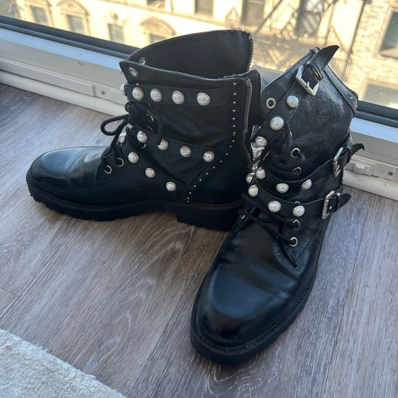 Zara - Moto Style Boots w Pearl Details - Picture 4 of 4